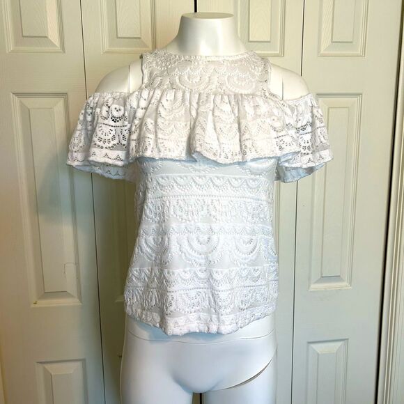 Lilly Pulitzer Tops - Lilly Pulitzer Resort White Scallop Stripe Lace Top Size XXS